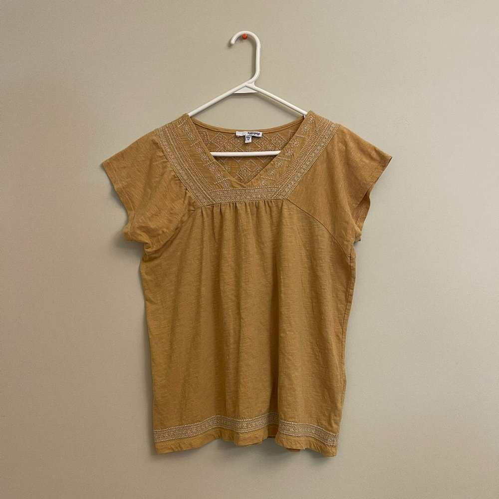 mustard yellow boho chic short sleeved flowy top with stitched details